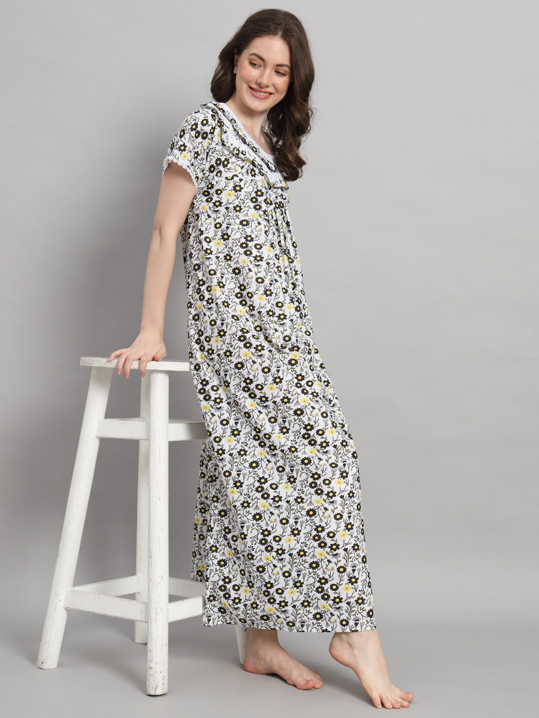 🌼 White Floral Printed Cotton Night Gown with Lace Detail – Elegant Maxi Nightwear