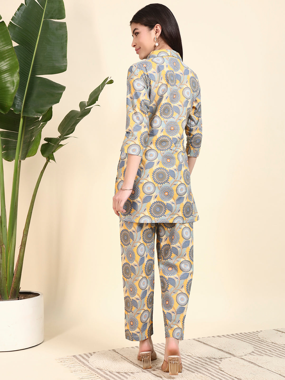 🌼 Women’s Mustard & Grey Floral Printed Kurta & Pant Co-Ord Set