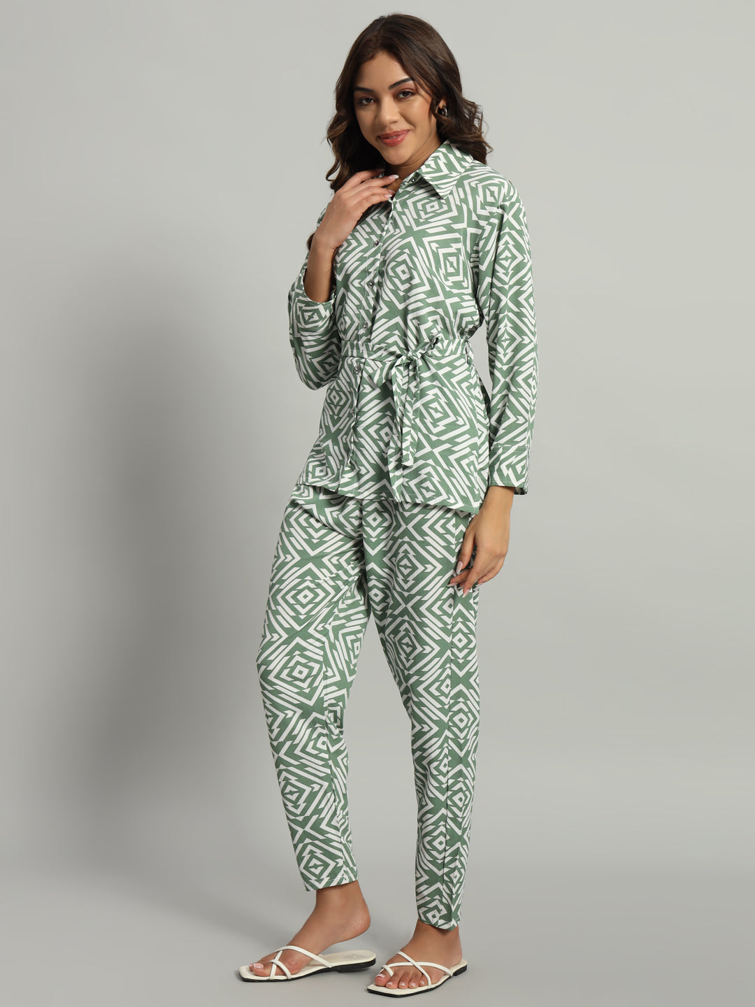 💚 Women’s Green Geometric Printed Night Suit Co-Ord Set with Waist Tie-Up