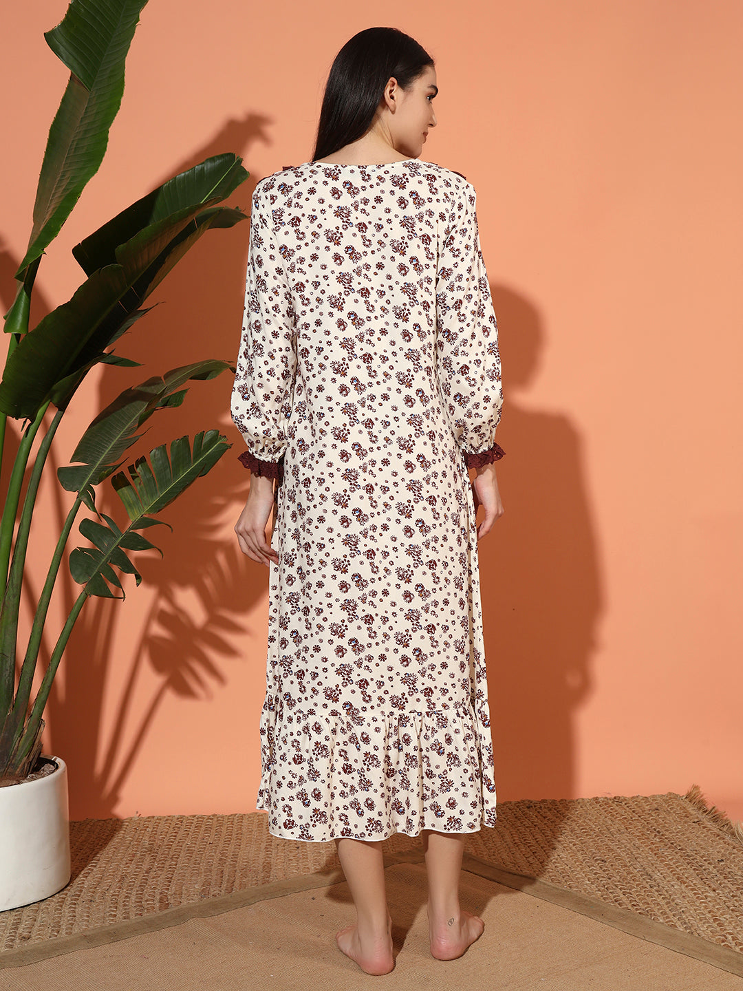 🌸 Cream Floral Printed Night Gown – Elegant & Comfortable Sleepwear