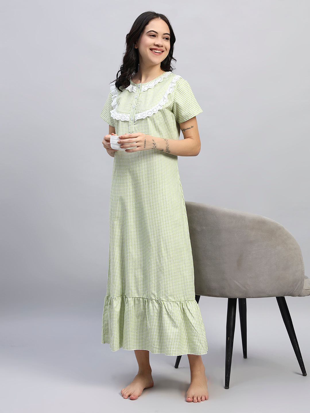 💚 Green Checkered Cotton Night Gown with Lace Collar – Comfortable Maxi Nightwear for Women