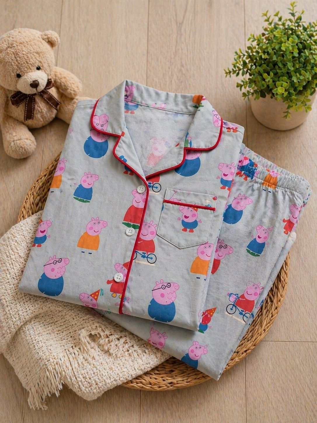 💕🦒Kids Printed Night Suit Set | Cute Cartoon Pig Print Cotton Nightwear | Soft & Comfortable Sleepwear for Girls (Copy)
