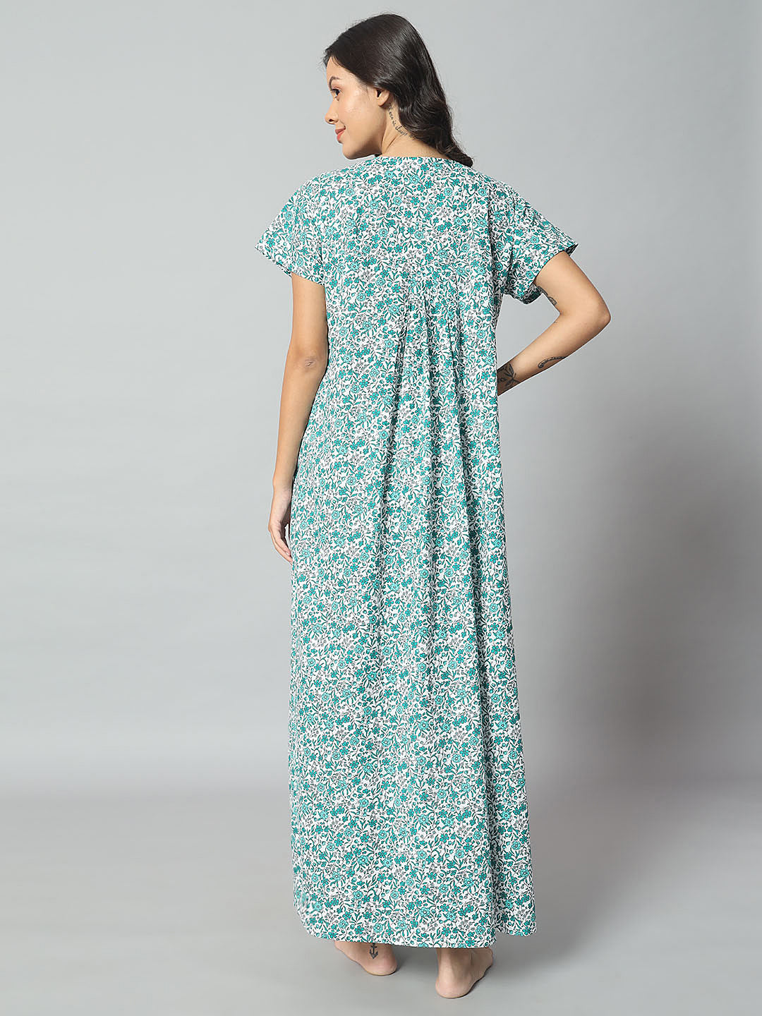 💚 Women Cotton Printed Nighty – White & Green Floral Short Sleeve Night Gown