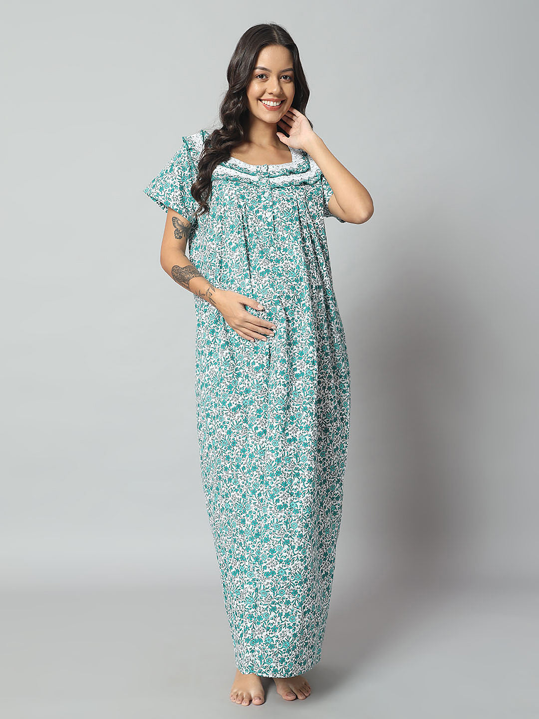💚 Women Cotton Printed Nighty – White & Green Floral Short Sleeve Night Gown