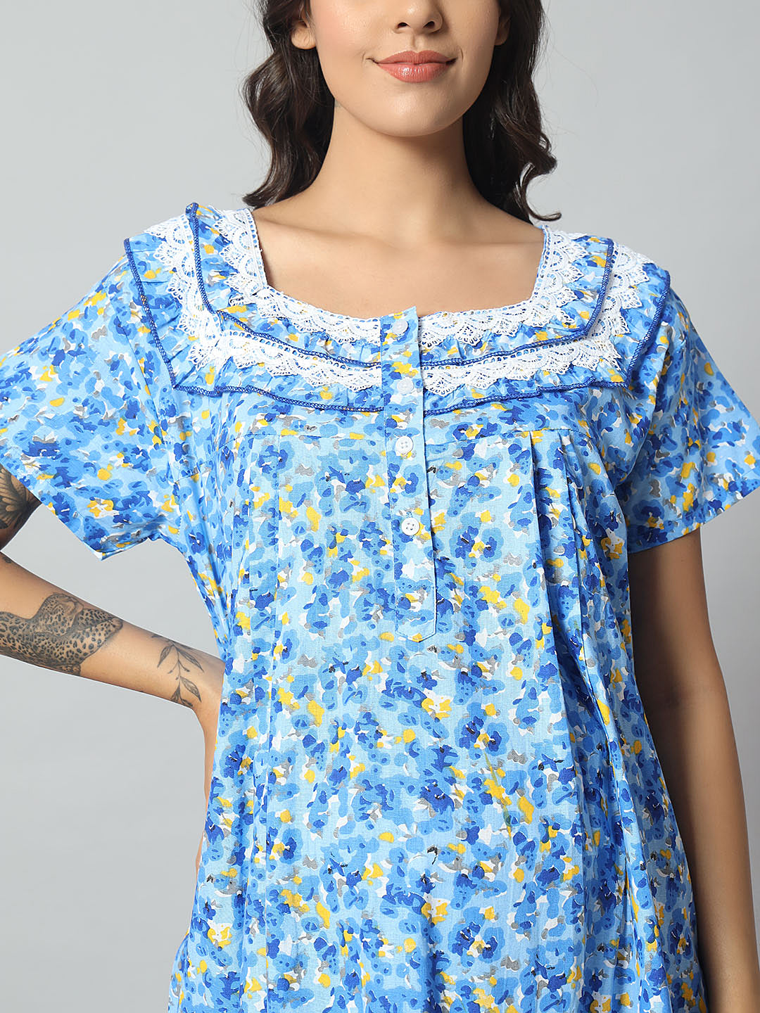 💙 Women Cotton Printed Nighty – Blue Floral Short Sleeve Night Gown