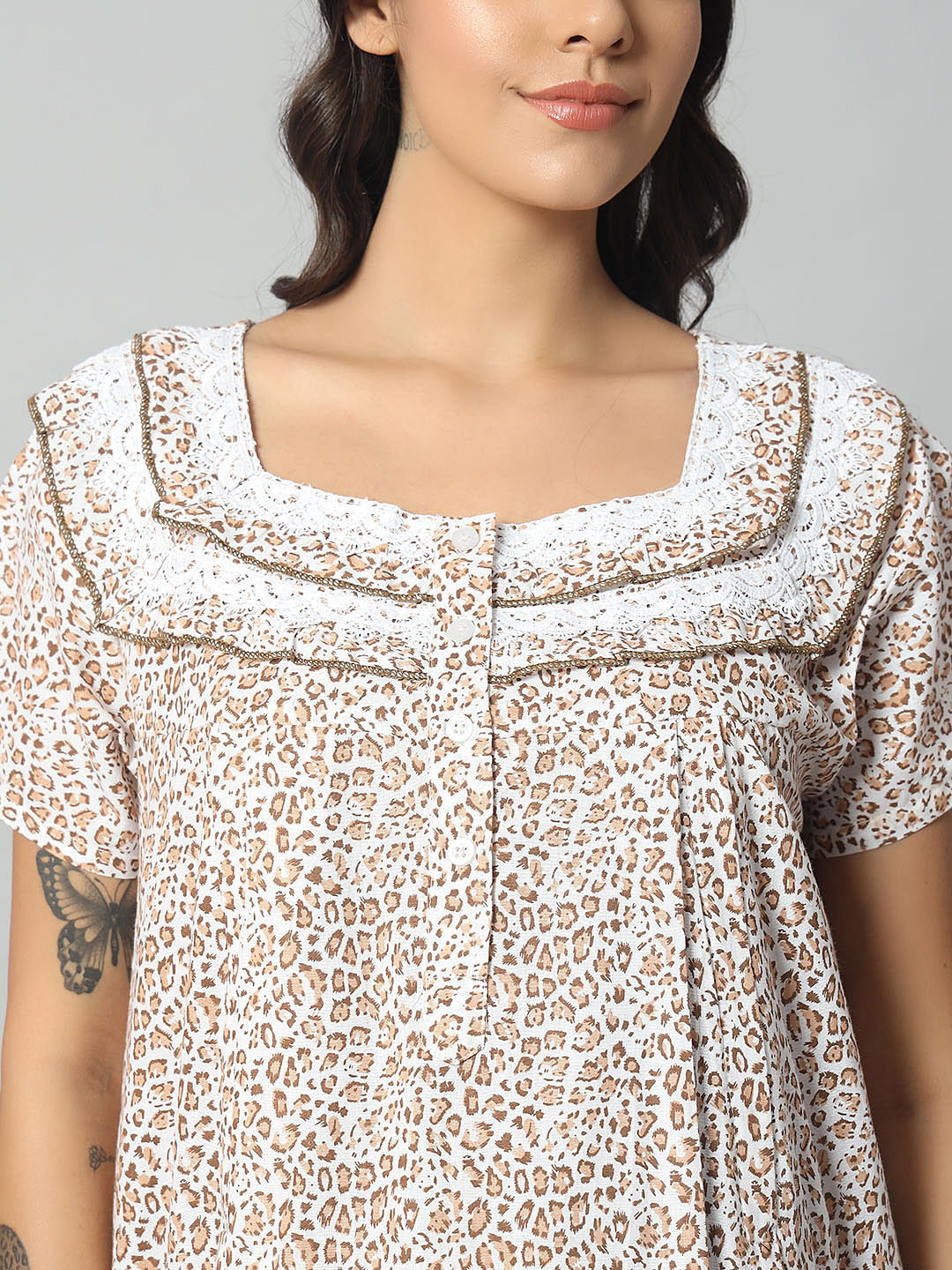 🤍 Women Cotton Printed Nighty – Cream Animal Print Short Sleeve Night Gown