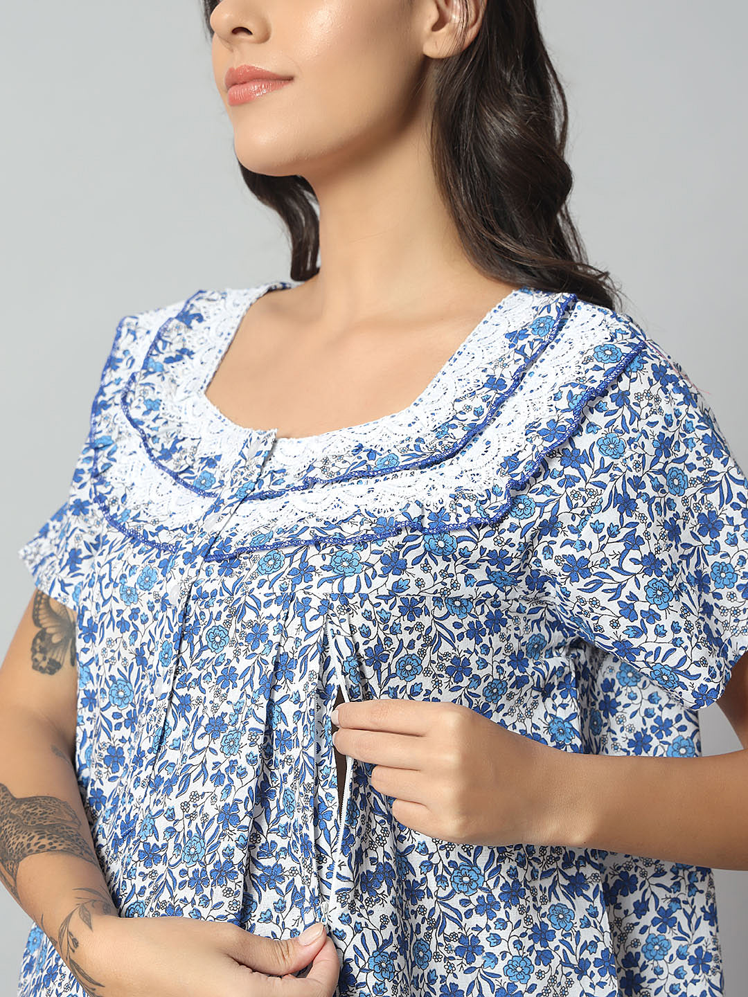 🤍 Women Cotton Printed Nighty – White & Blue Floral Short Sleeve Night Gown