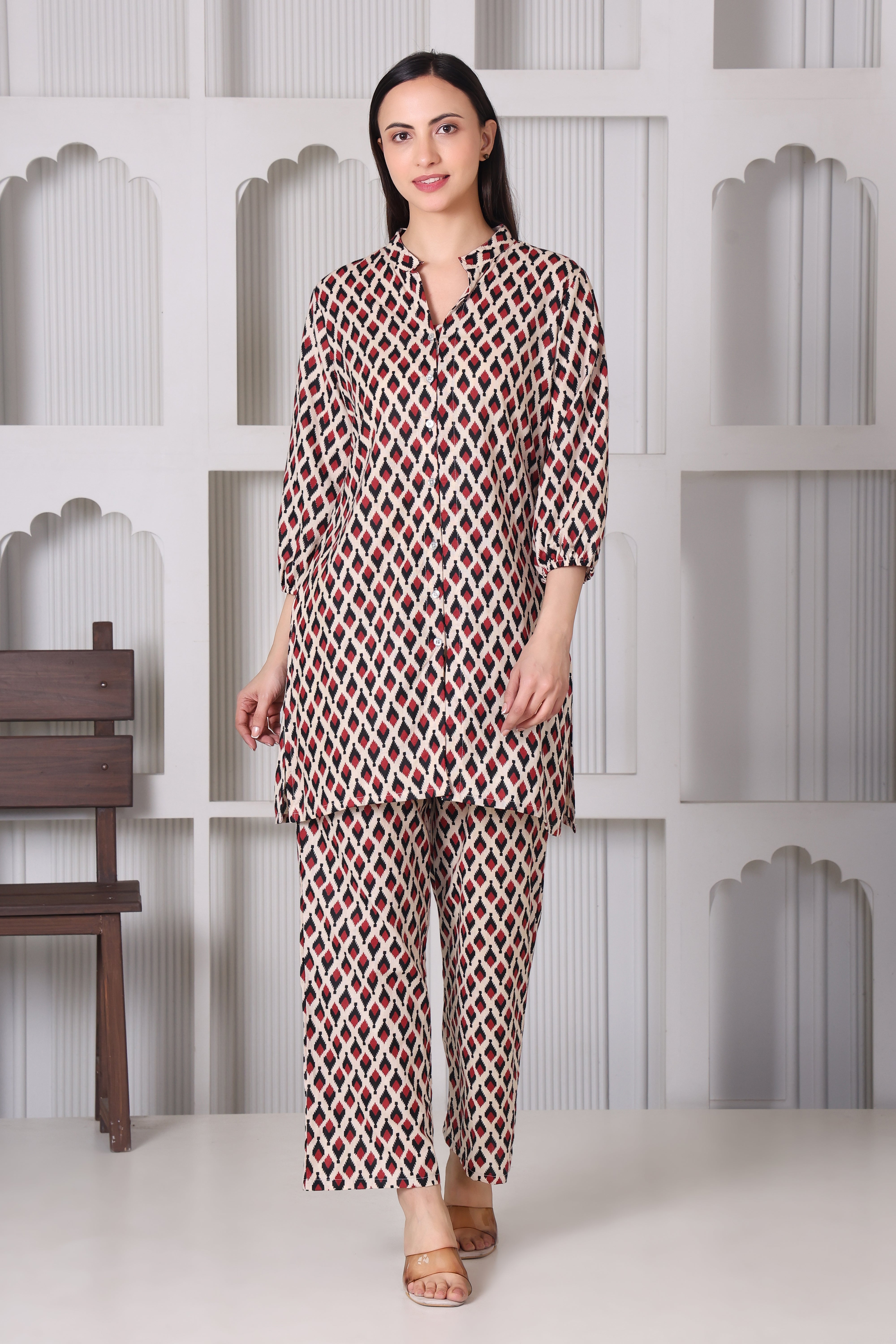 Women’s Beige & Black Geometric Printed Kurta Set with Pants