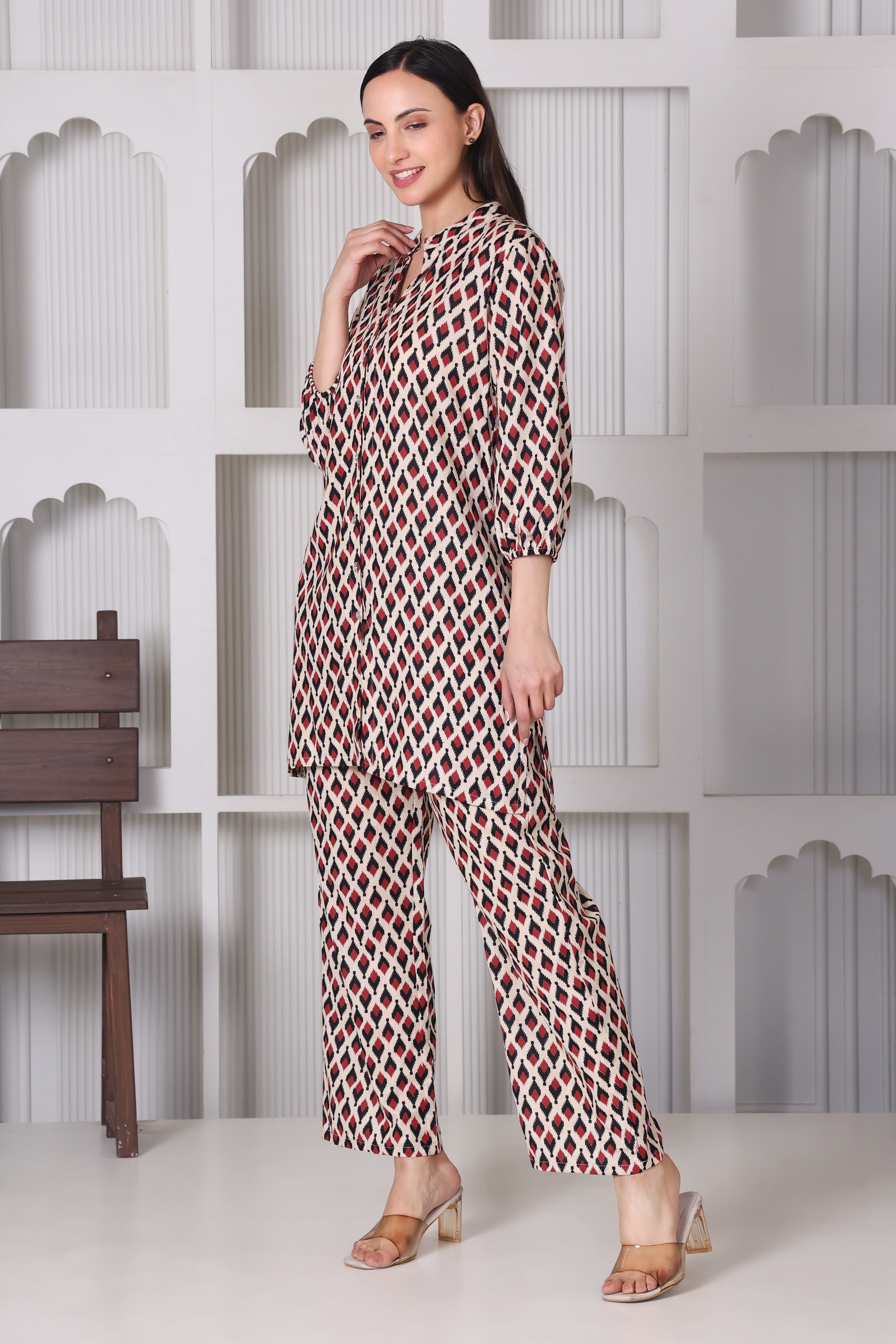 Women’s Beige & Black Geometric Printed Kurta Set with Pants