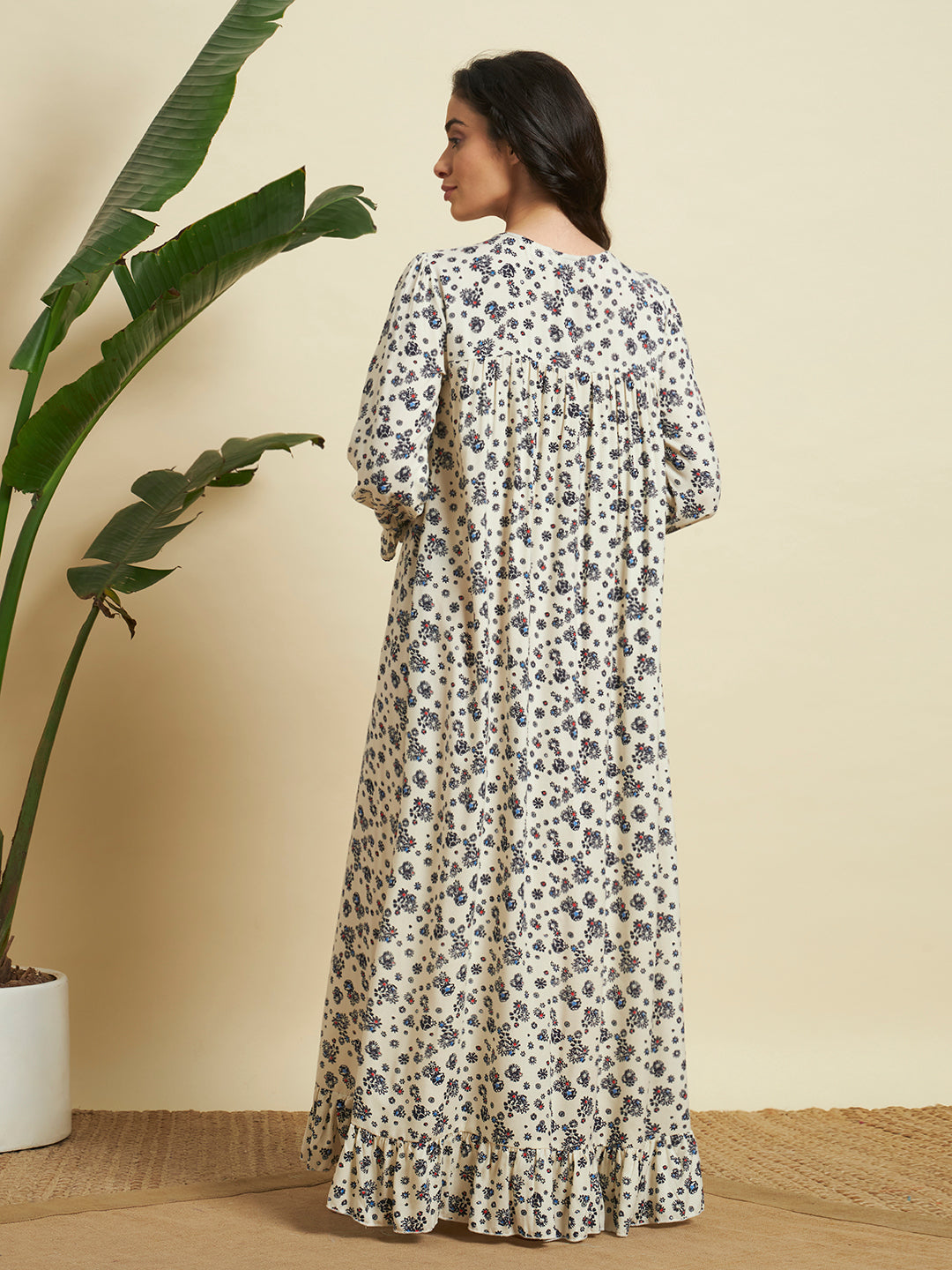 🌼 Cream Floral Printed Night Gown – Elegant & Comfortable Sleepwear