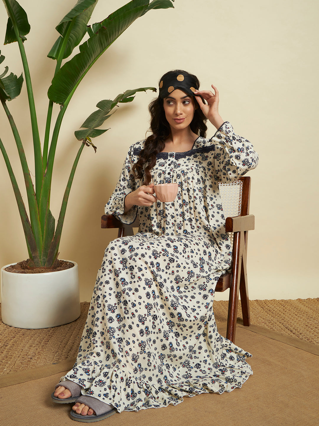 🌼 Cream Floral Printed Night Gown – Elegant & Comfortable Sleepwear